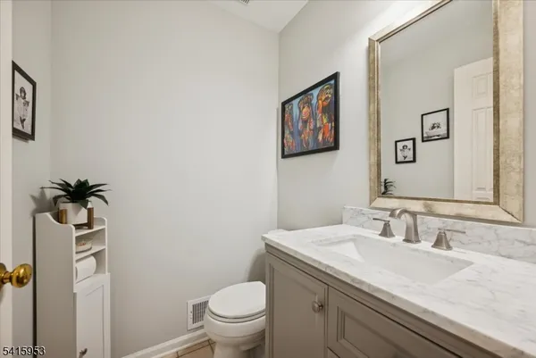 $770,000 | 13 Spencer Lane, Bedminster, NJ 07921