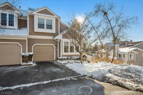 $770,000 | 13 Spencer Lane, Bedminster, NJ 07921