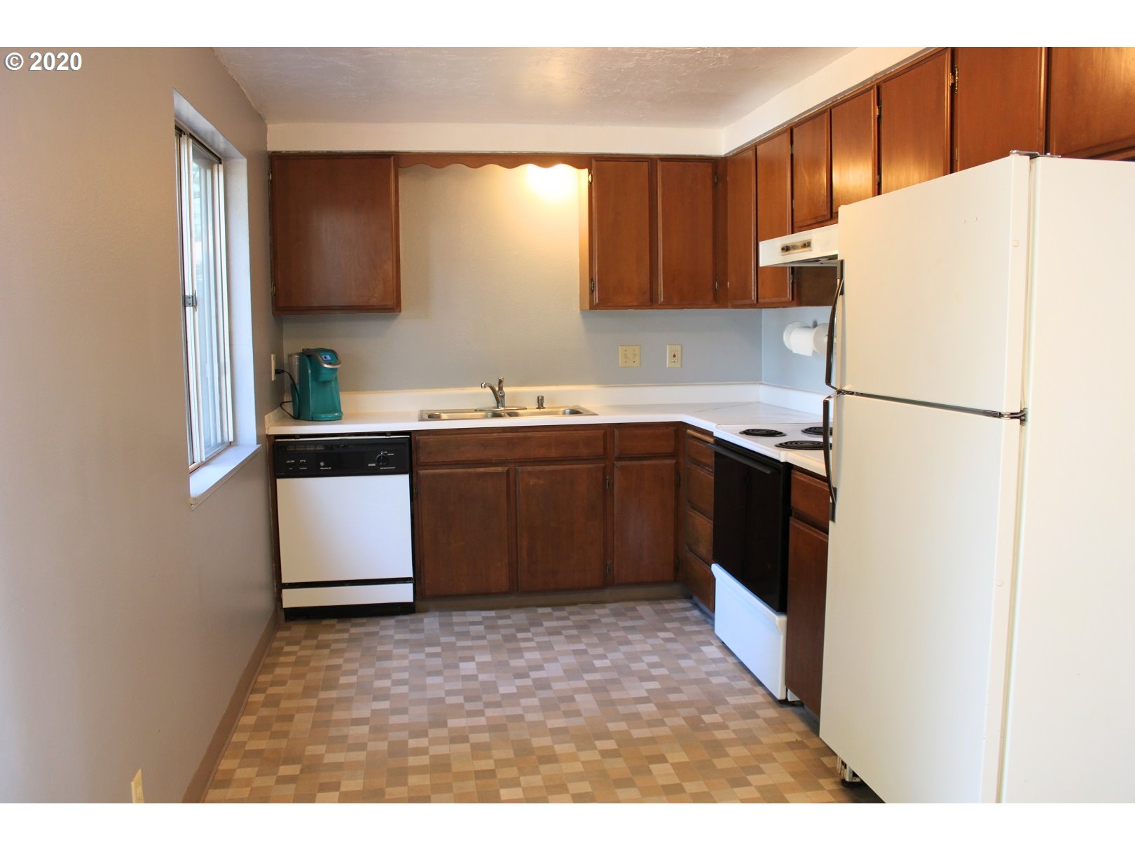 1 Cinderella Loop Eugene, OR 97404 - Photo 5 of 16 Gallery Image 5