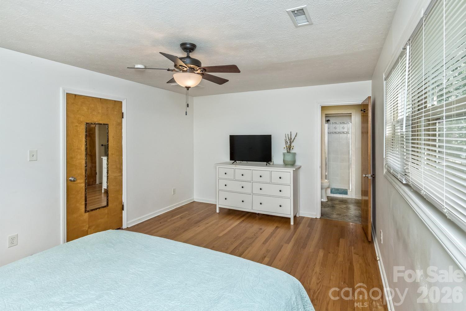 17 Rhododendron Place Asheville, NC 28805 - Photo 13 of 36