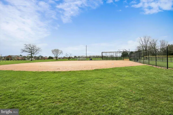 a view of a tennis court