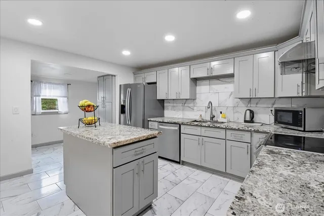 $669,950 | 13633 42nd Avenue South, Tukwila, WA 98168