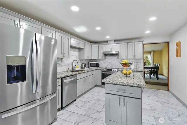 $669,950 | 13633 42nd Avenue South, Tukwila, WA 98168