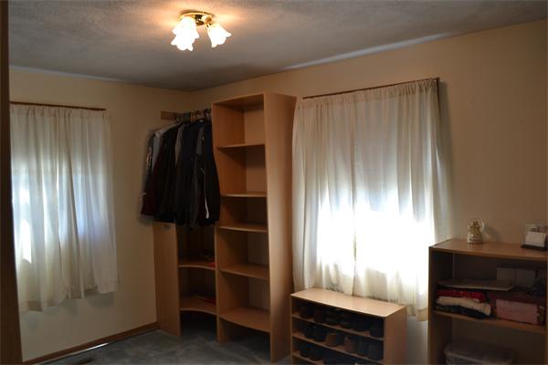 8 Theresa Road Stoneham, MA 02180 - Photo 20 of 28 Gallery Image 20