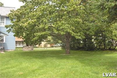 1523 Cherry Valley Road Stroudsburg, PA 18360 - Photo 5 of 6 Yard