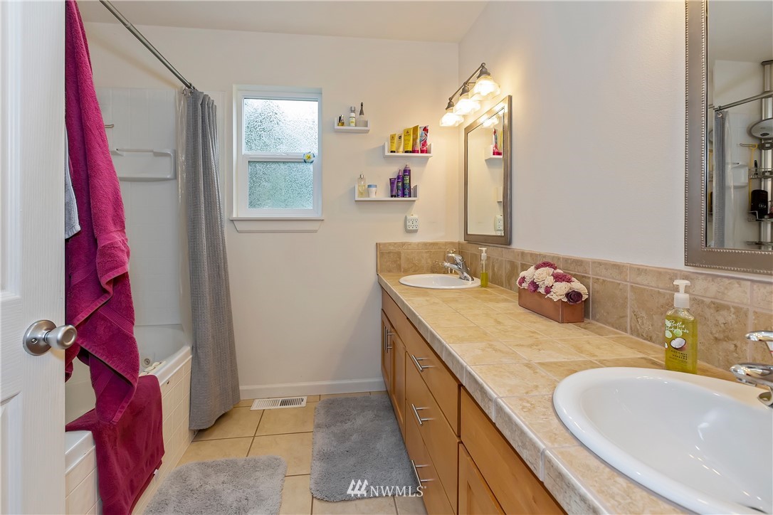 15022 Sidney Road Southwest Port Orchard, WA 98367 - Photo 16 of 33 Gallery Image 16