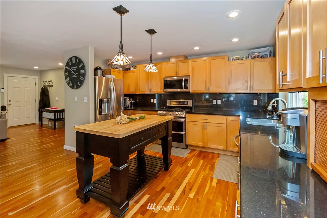 15022 Sidney Road Southwest Port Orchard, WA 98367 - Photo 8 of 33 Gallery Image 8