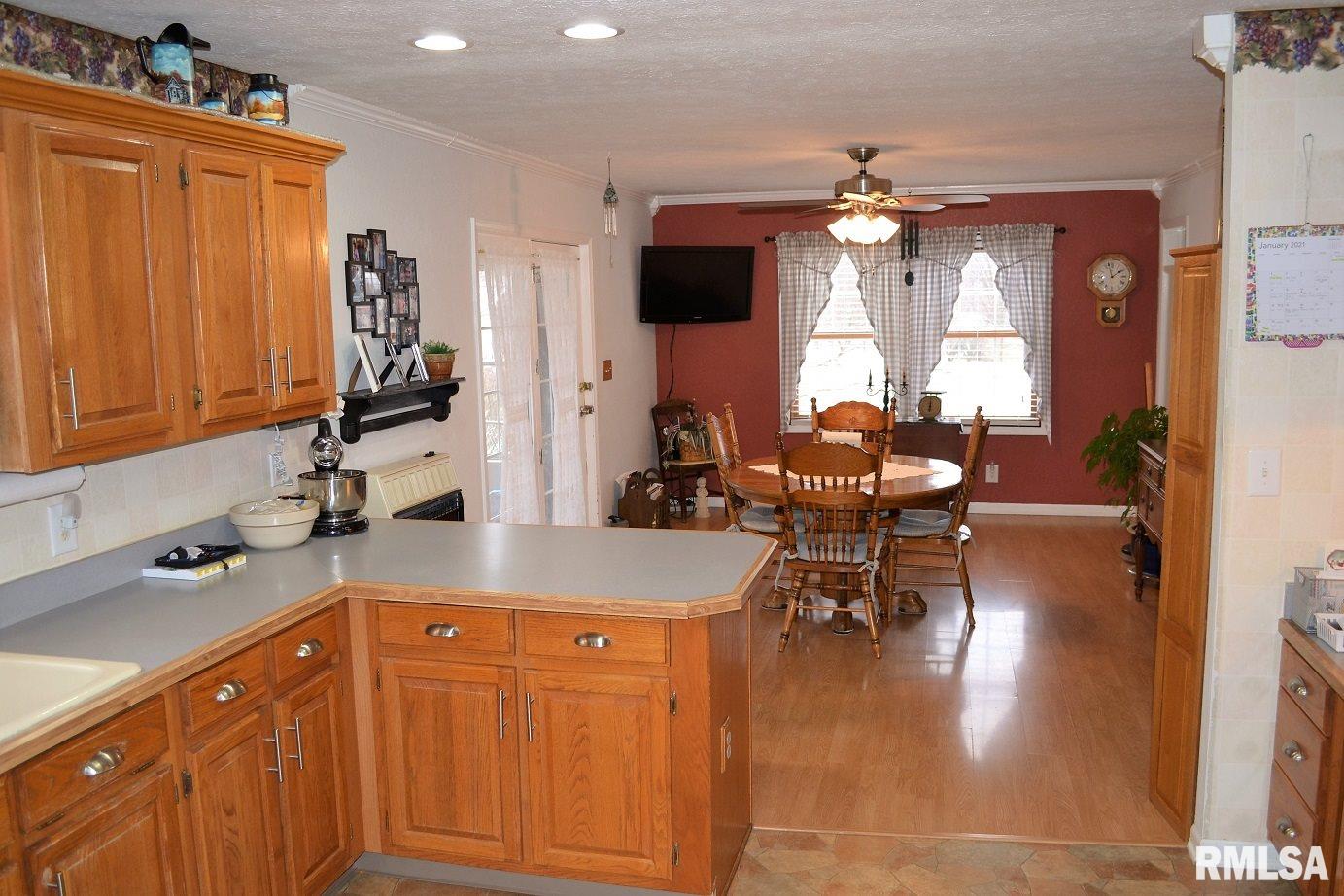 1635 Matson Road Jacksonville, IL 62650 - Photo 11 of 43