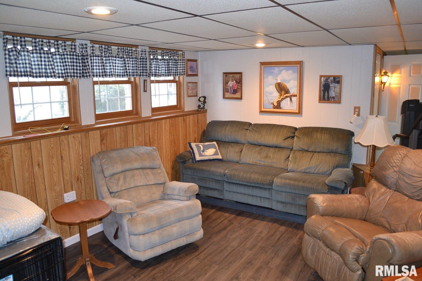 1635 Matson Road Jacksonville, IL 62650 - Photo 31 of 43