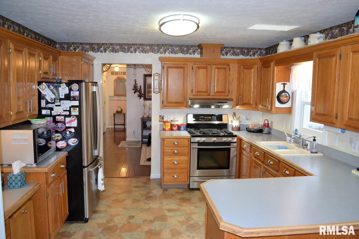 1635 Matson Road Jacksonville, IL 62650 - Photo 8 of 43