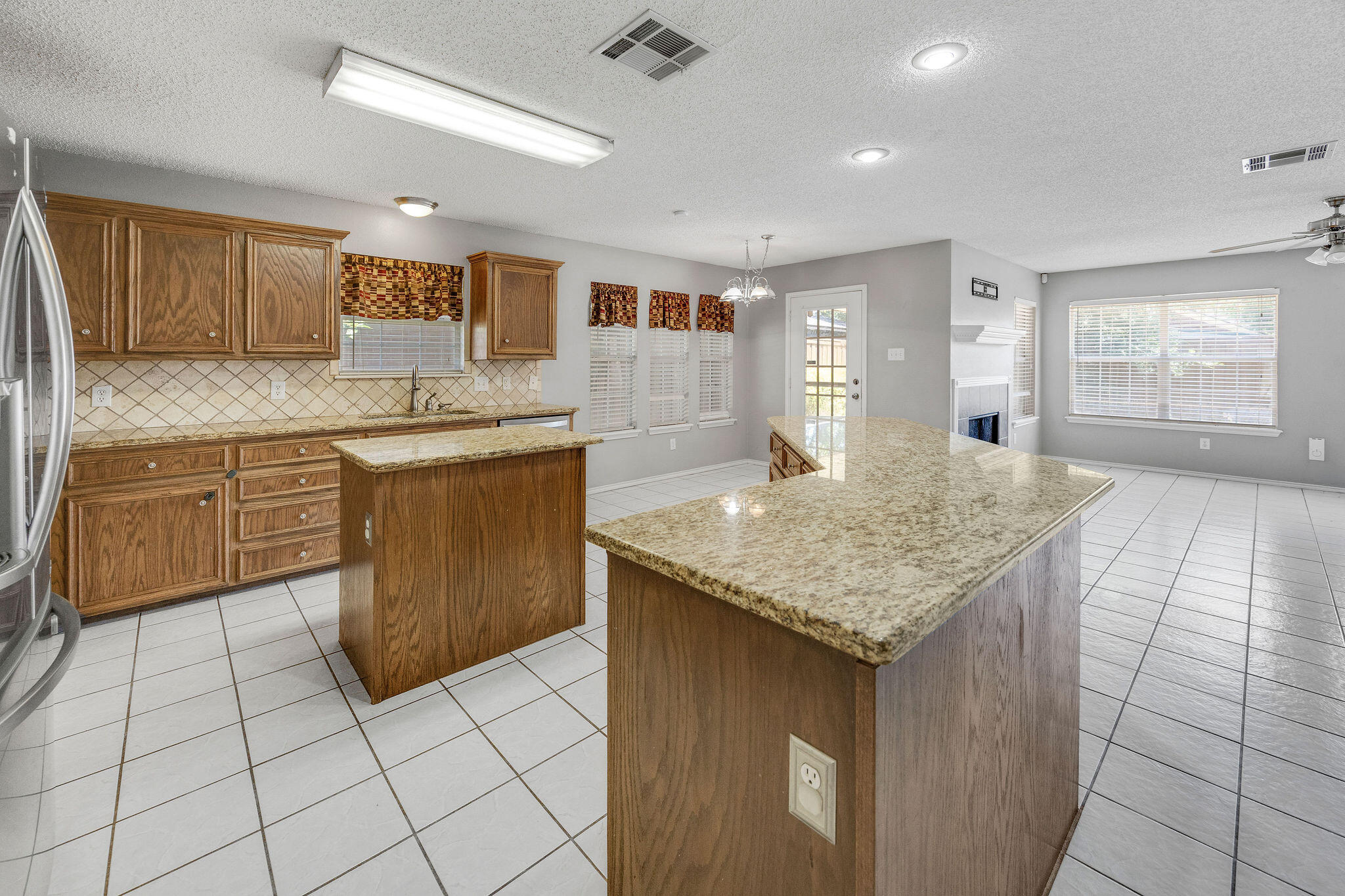 5811 90th Street Lubbock, TX 79424 - Photo 9 of 58 B66A0273