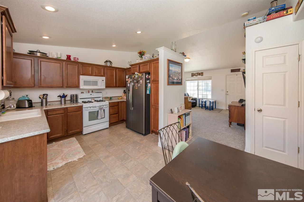 18312 Quarry Court Reno, NV 89508 - Photo 4 of 23 Photo 4