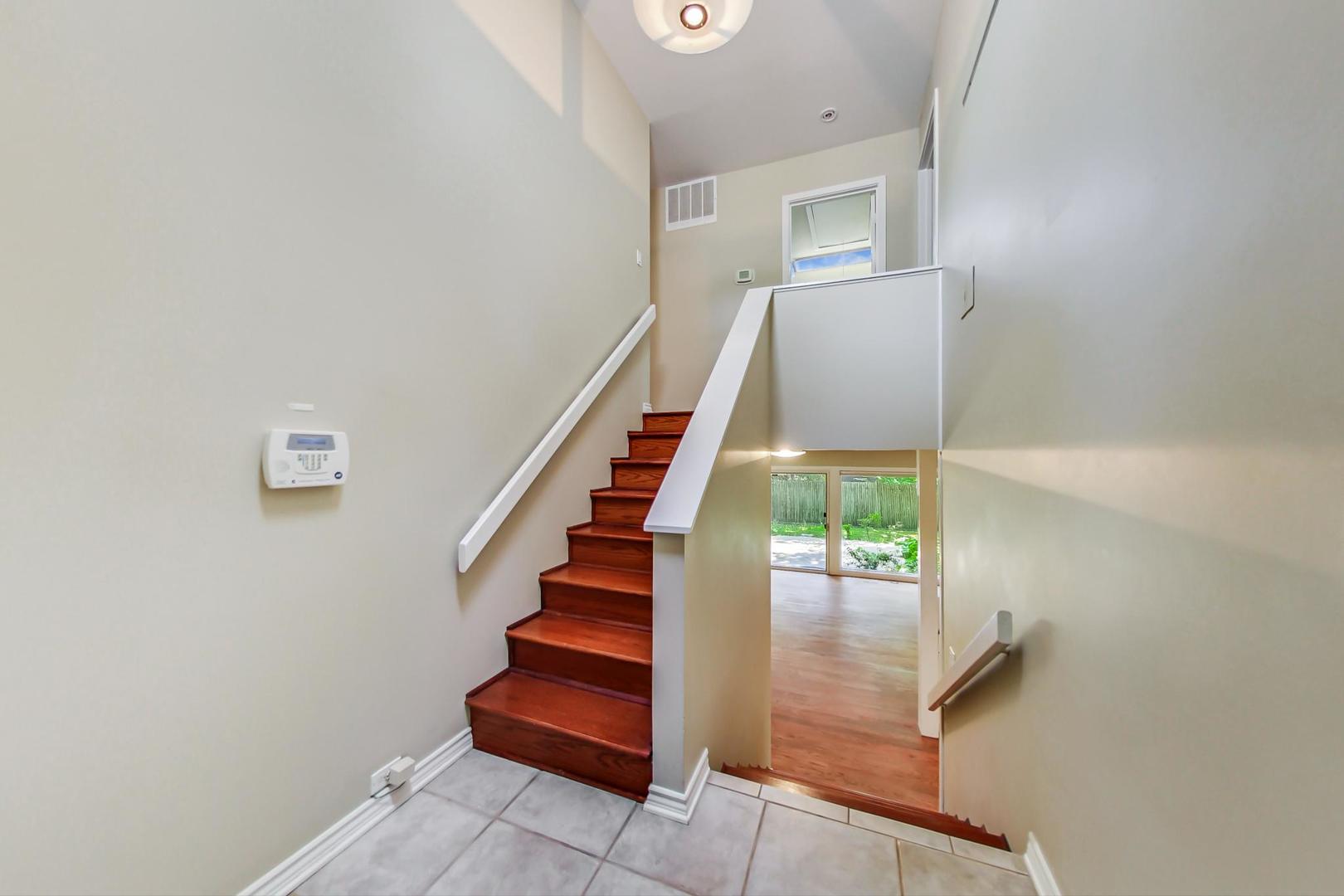 551 Ridge Road Kenilworth, IL 60043 - Photo 4 of 40