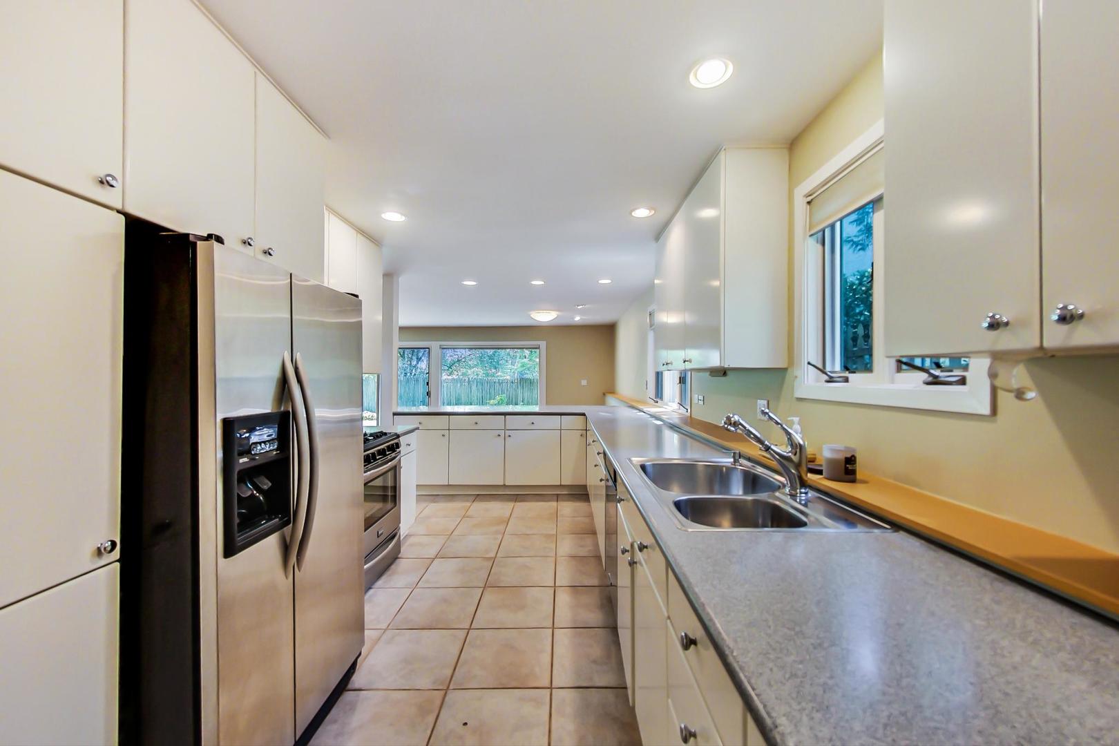 551 Ridge Road Kenilworth, IL 60043 - Photo 7 of 40