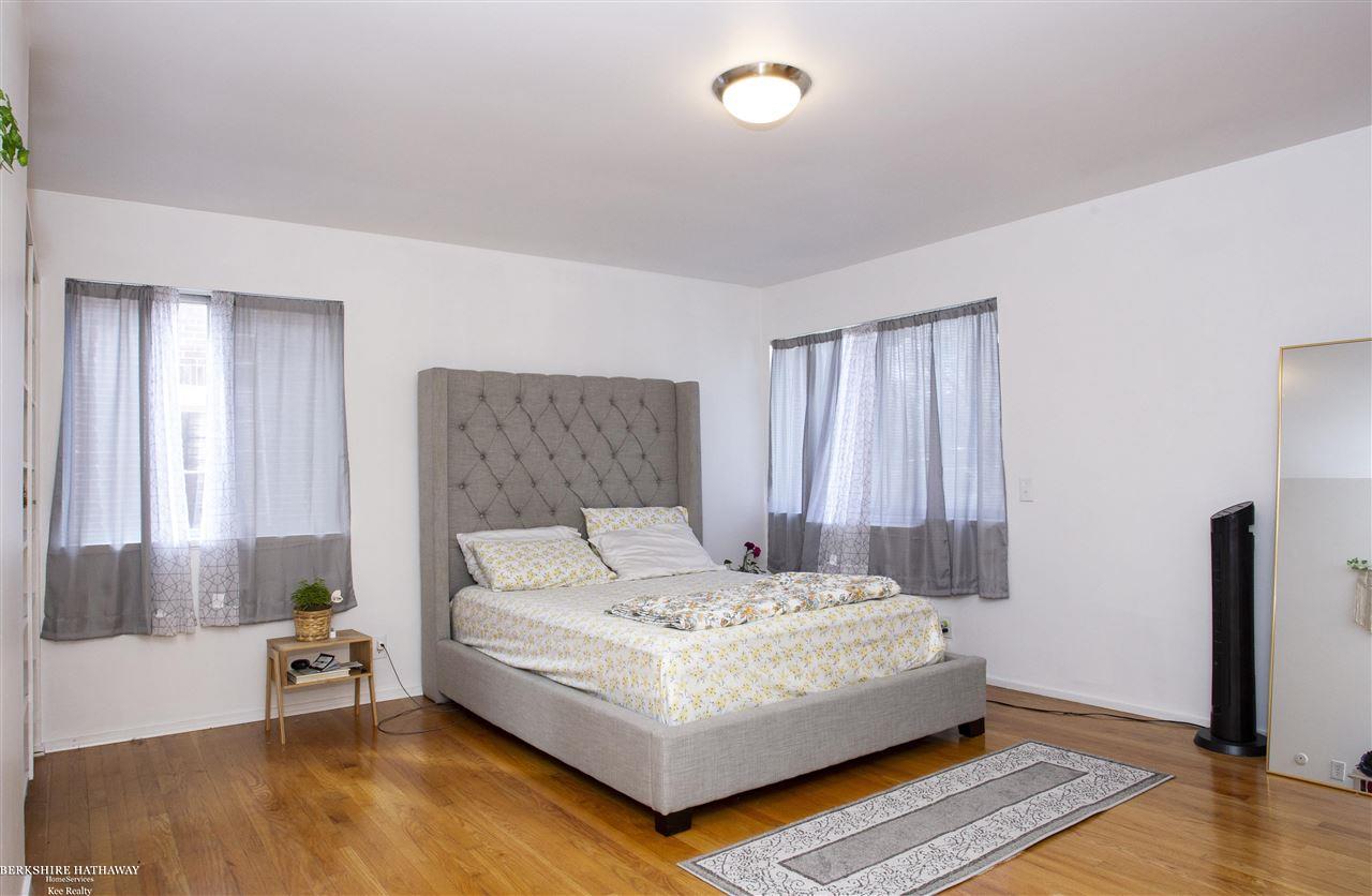 379 Neff Road Grosse Pointe, MI 48230 - Photo 42 of 63 50070950-41.JPG