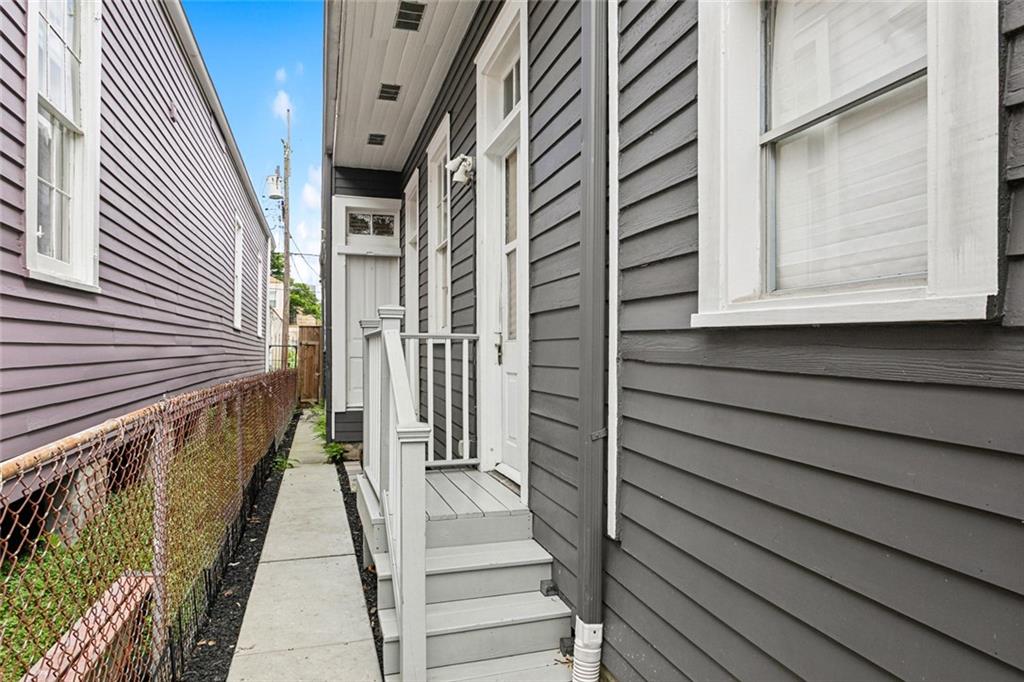 2418 Constance Street, Unit RIGHT New Orleans, LA 70130 - Photo 12 of 13