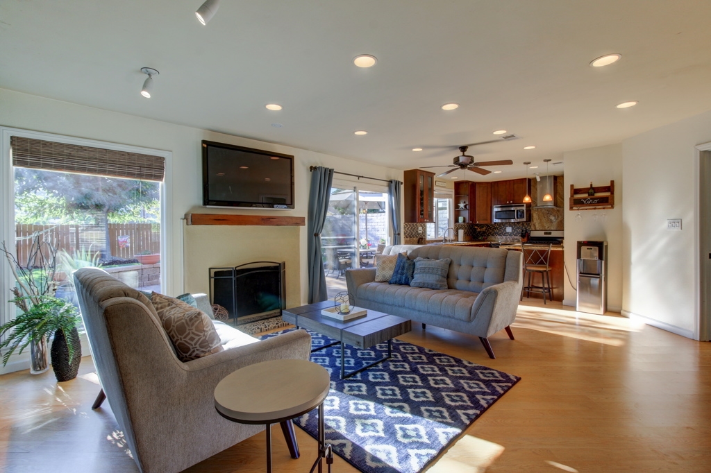 14206 Tobiasson Road Poway, CA 92064 - Photo 3 of 20