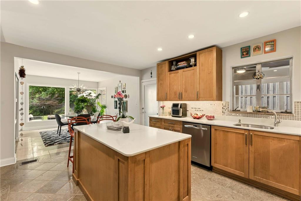1196 Sheridan Road Northeast Atlanta, GA 30324 - Photo 13 of 48