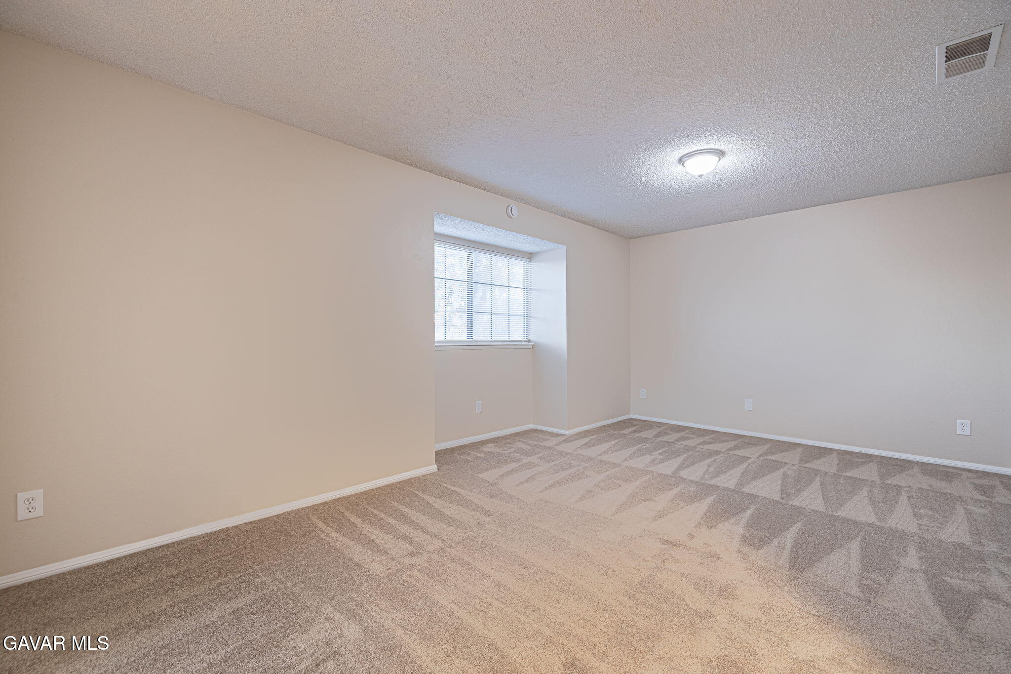 1201 Camran Avenue Lancaster, CA 93535 - Photo 6 of 49 30-web-or-mls-AVOH--38