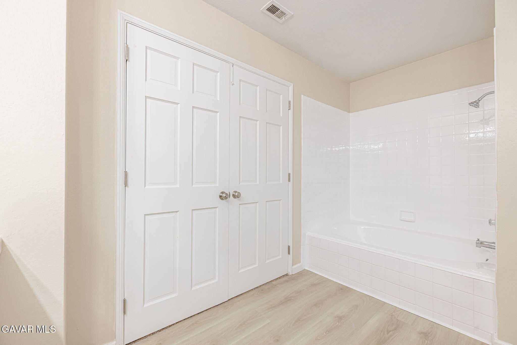 1201 Camran Avenue Lancaster, CA 93535 - Photo 10 of 49 34-web-or-mls-AVOH--42