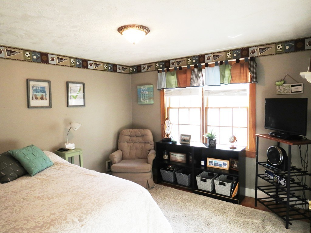 53 Lakeview Road Foxboro, MA 02035 - Photo 11 of 23 Gallery Image 11