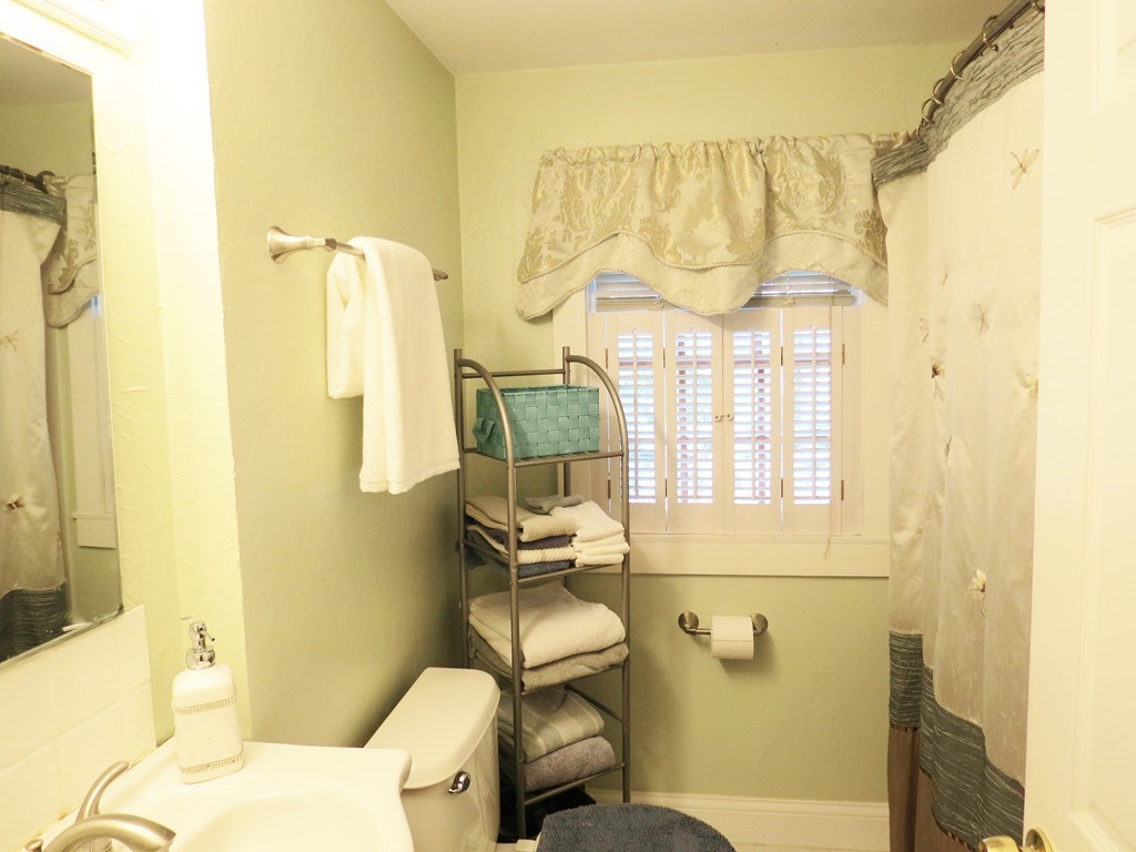 53 Lakeview Road Foxboro, MA 02035 - Photo 12 of 23 Gallery Image 12
