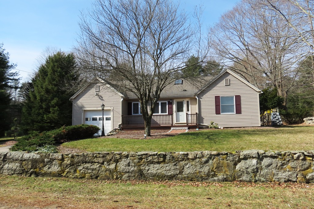 53 Lakeview Road Foxboro, MA 02035 - Photo 2 of 23 Gallery Image 2