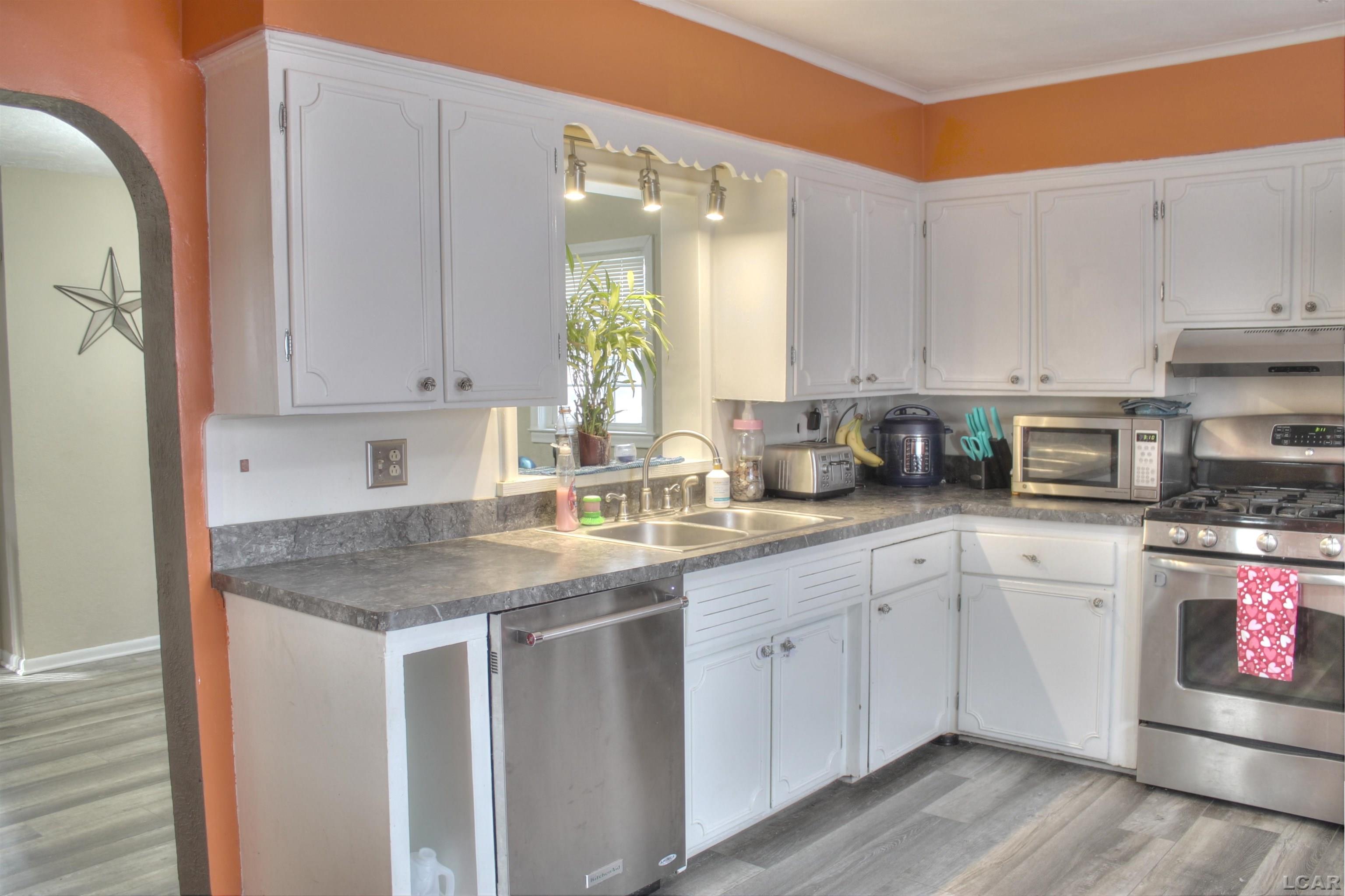 163 Raisin Street Deerfield, MI 49238 - Photo 7 of 25 50101190-6.JPG