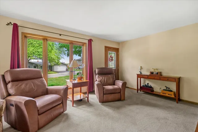 $340,000 | 3705 Anne Street, McHenry, IL 60050