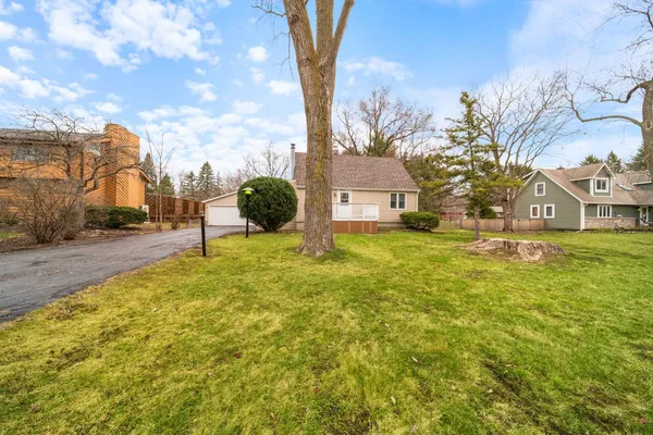 $390,000 | 28W686 Townline Road, Warrenville, IL 60555