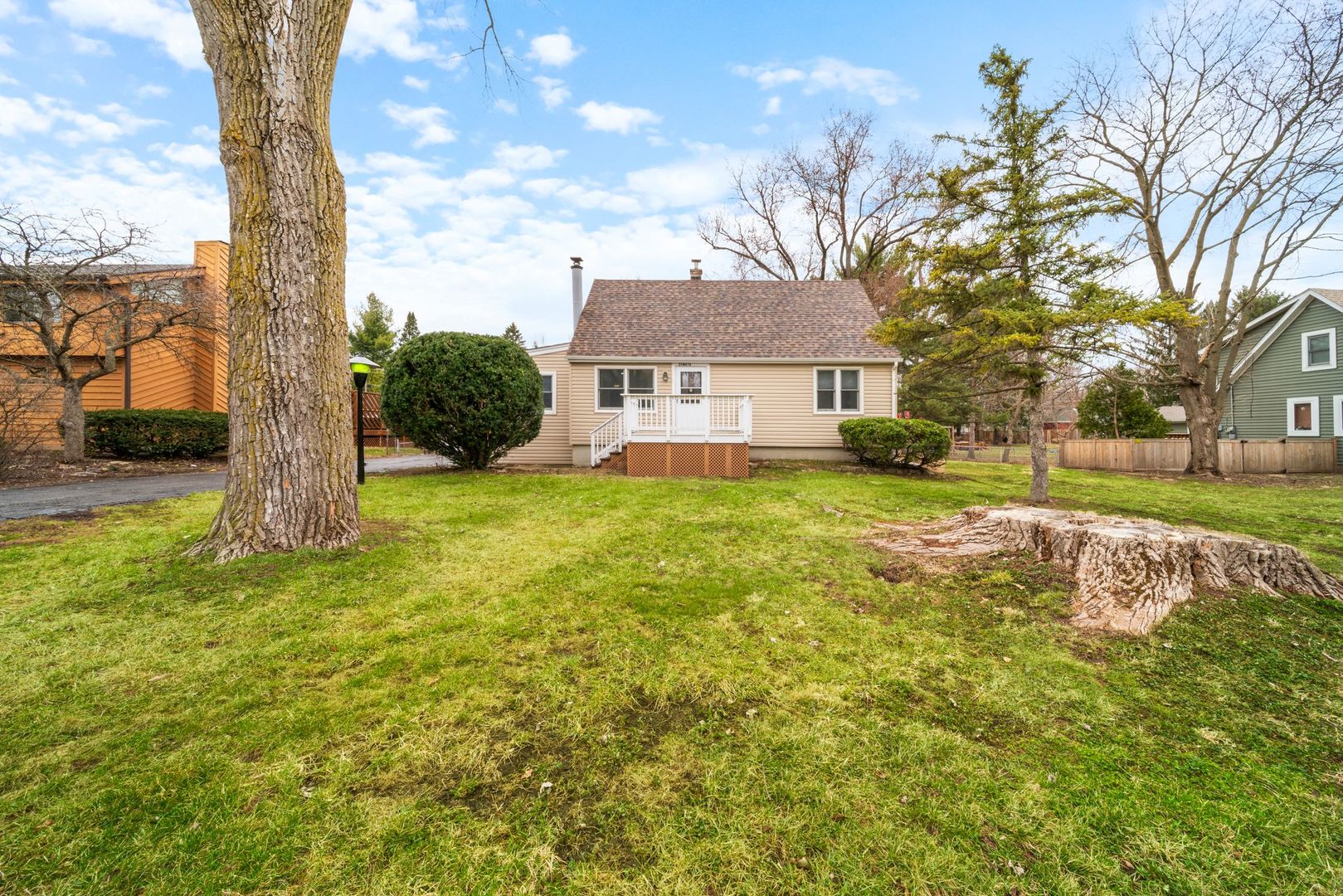 28W686 Townline Road Warrenville, IL 60555 - Photo 3 of 44
