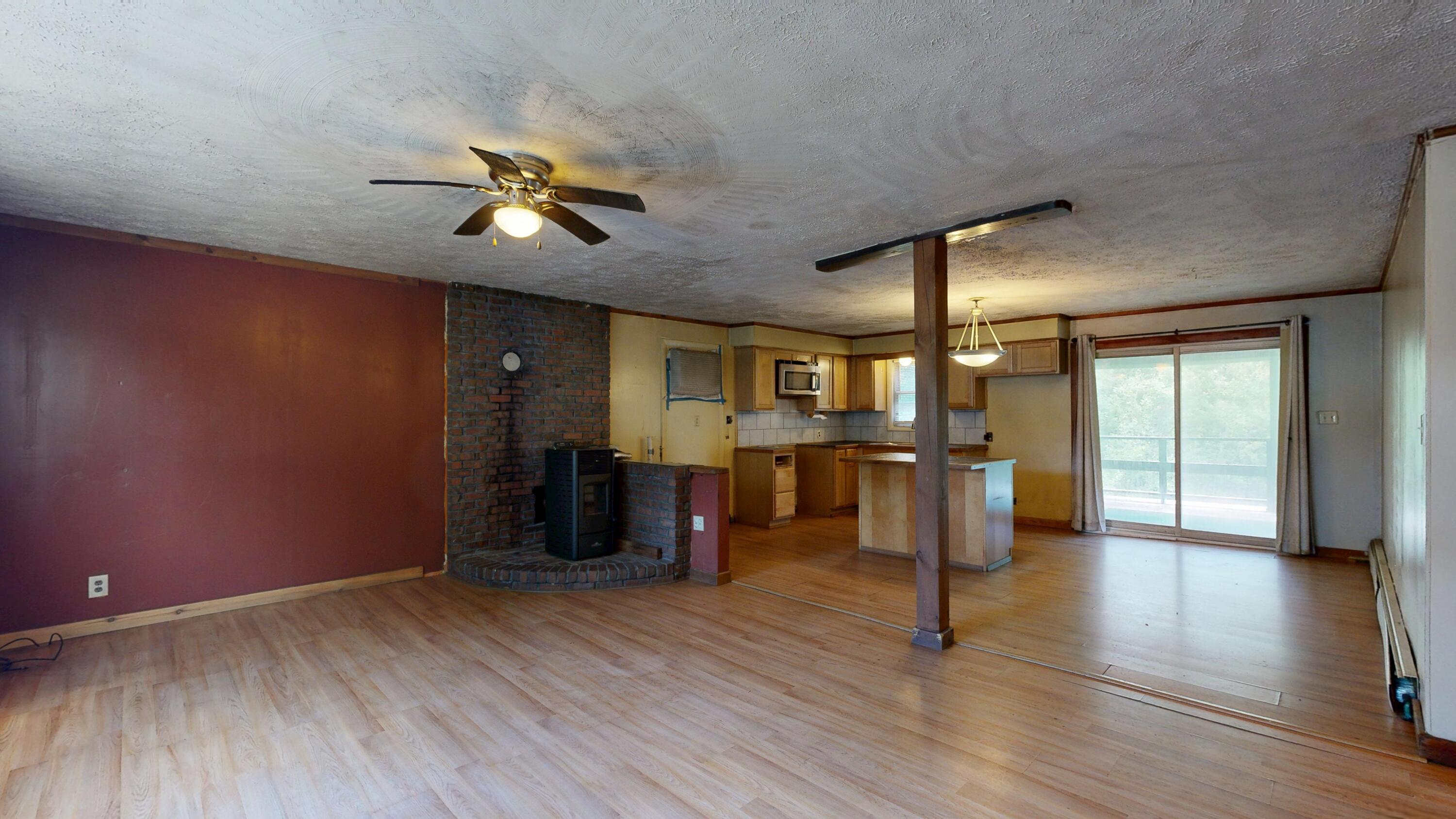 225 Middle Road Sabattus, ME 04280 - Photo 4 of 27 Living Room