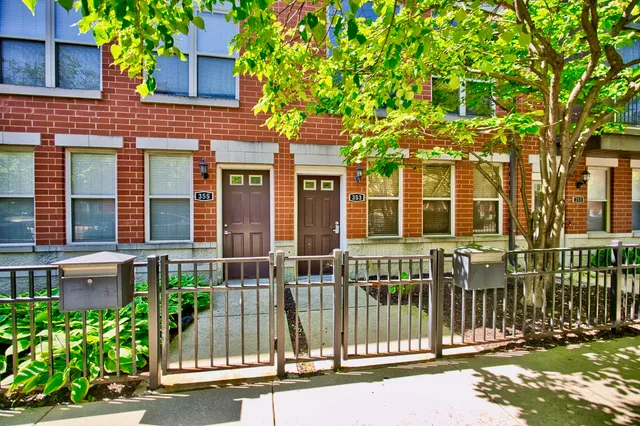 $439,000 | 353 East Eastgate Place, Chicago, IL 60616
