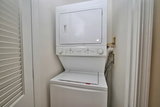 $439,000 | 353 East Eastgate Place, Chicago, IL 60616