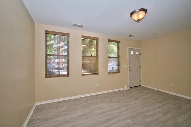 $439,000 | 353 East Eastgate Place, Chicago, IL 60616