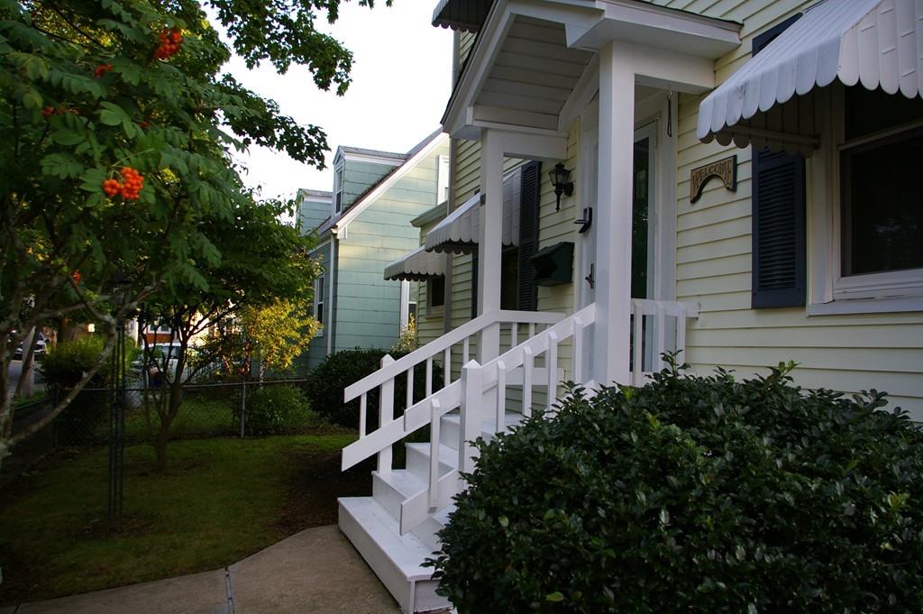 26 Ruggles Street Quincy, MA 02169 - Photo 3 of 23 Gallery Image 3