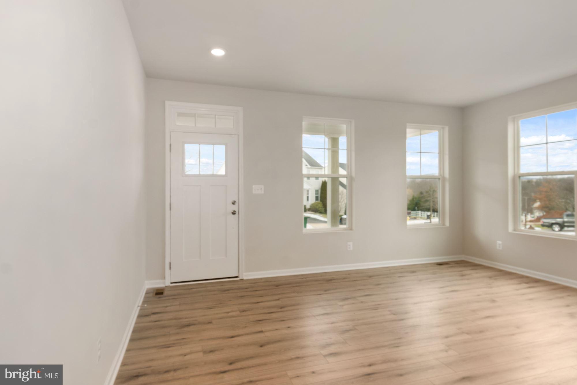 220 Hickory Ridge Circle York, PA 17404 - Photo 2 of 30