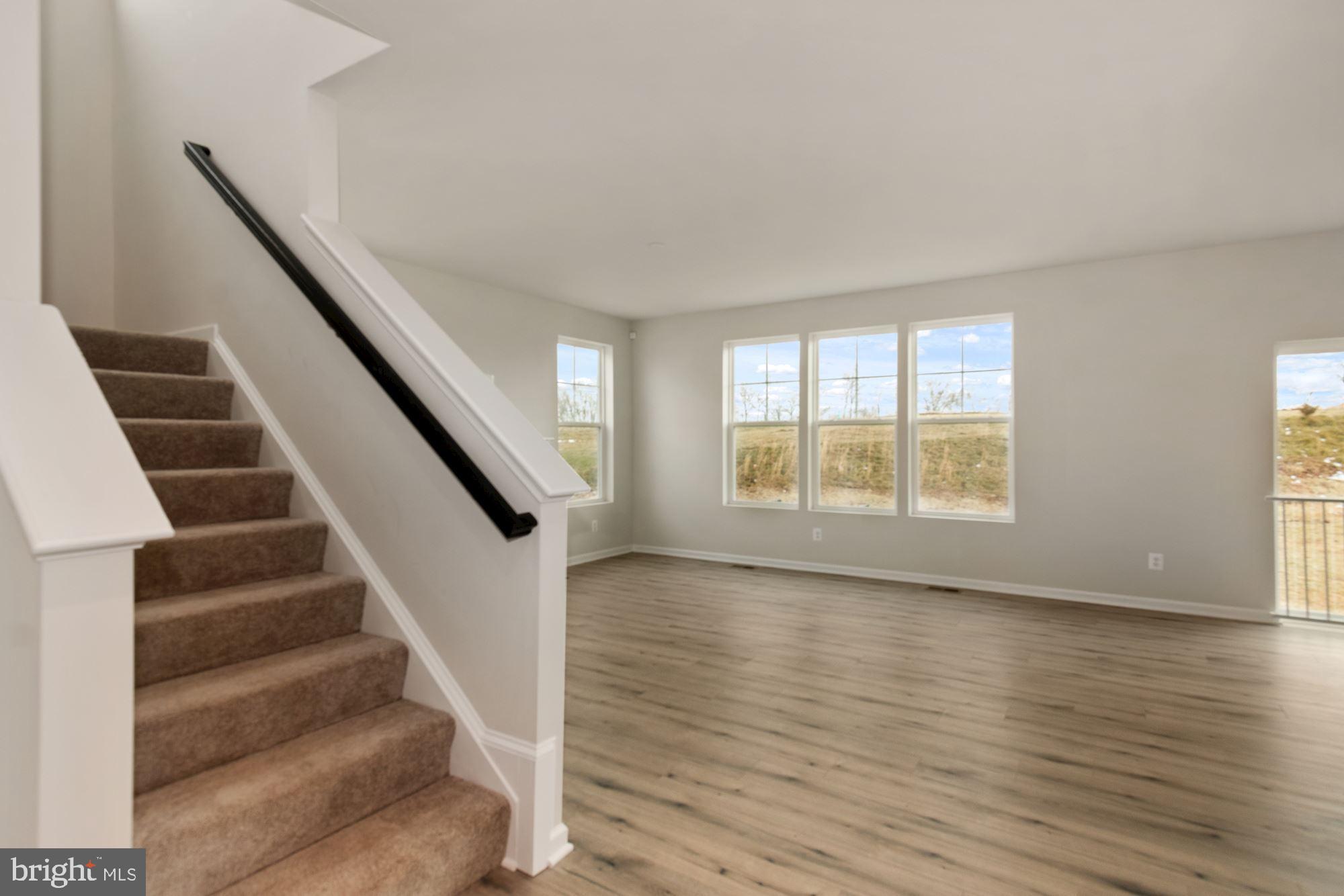 220 Hickory Ridge Circle York, PA 17404 - Photo 4 of 30
