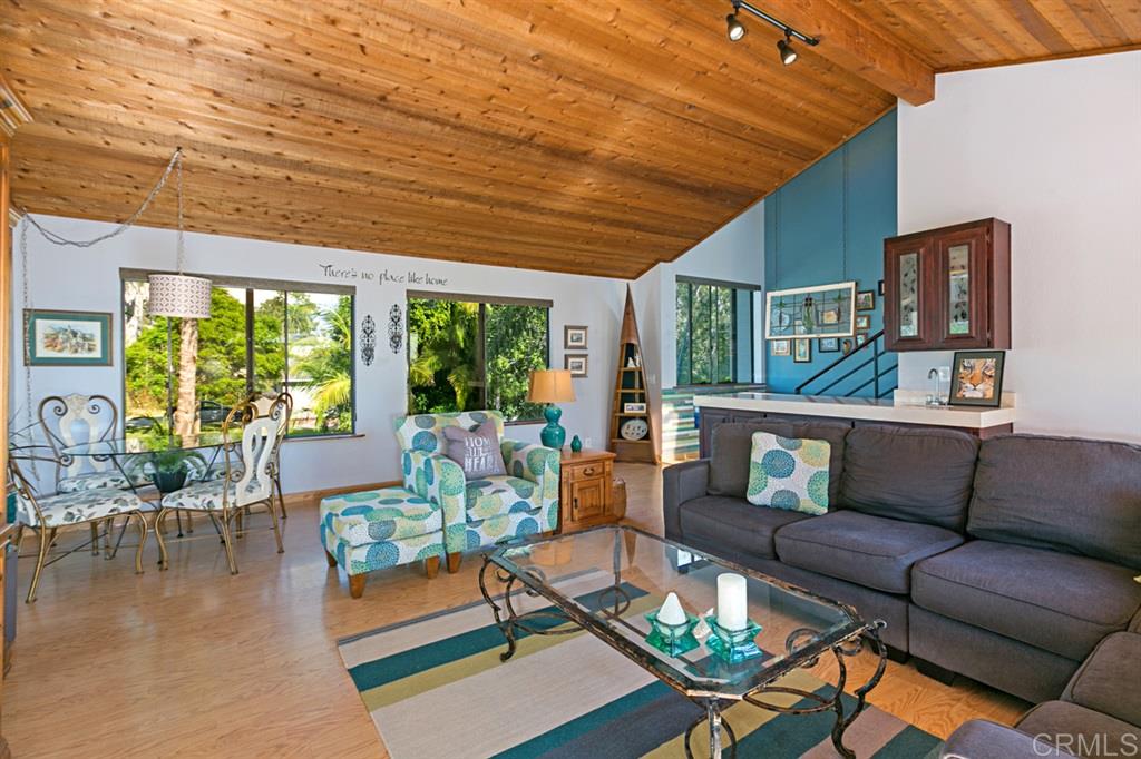 1353 Burgundy Road Encinitas, CA 92024 - Photo 11 of 23