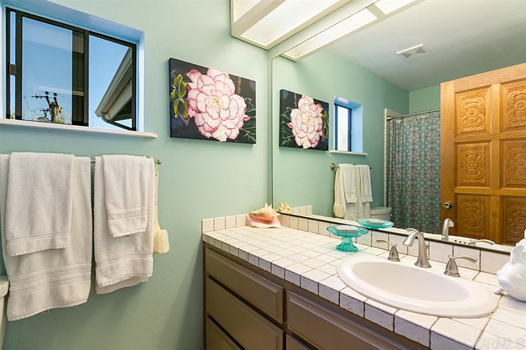 1353 Burgundy Road Encinitas, CA 92024 - Photo 15 of 23