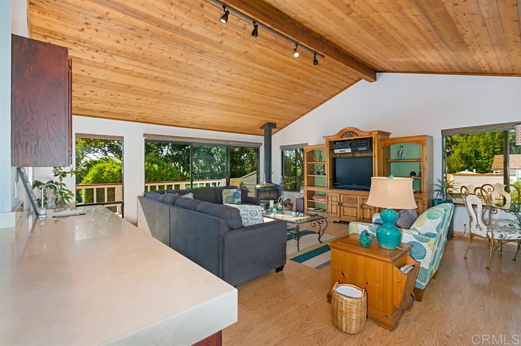 1353 Burgundy Road Encinitas, CA 92024 - Photo 10 of 23