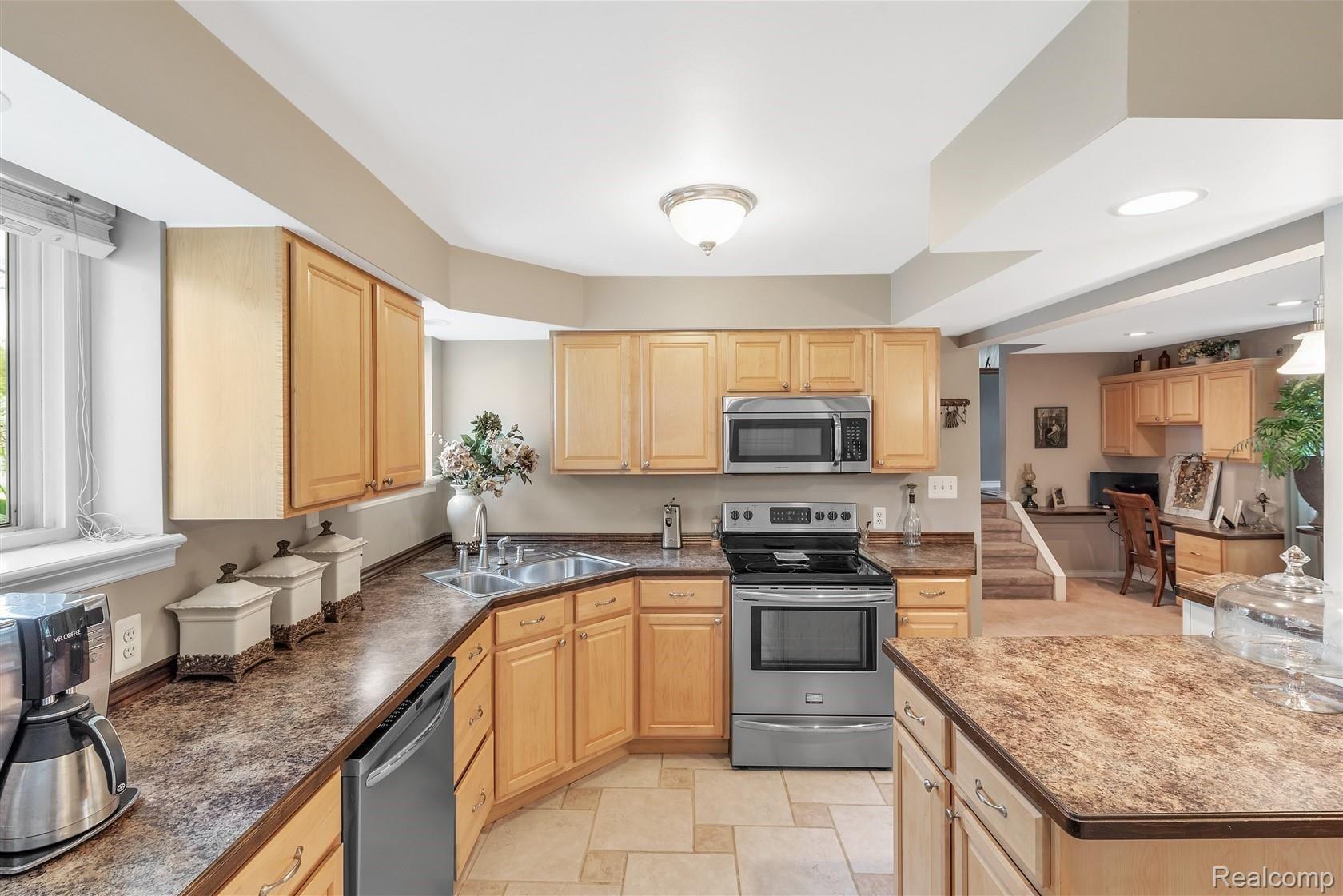 29549 Curtis Road Livonia, MI 48152 - Photo 18 of 46 22-29549 Curtis Rd-WindowStill-Real.jpg