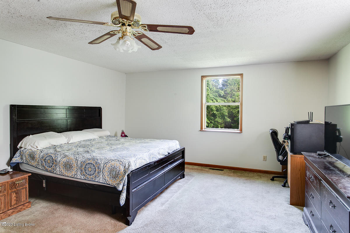 4407 Routt Road Louisville, KY 40299 - Photo 33 of 52 4407 Routt Rd-44
