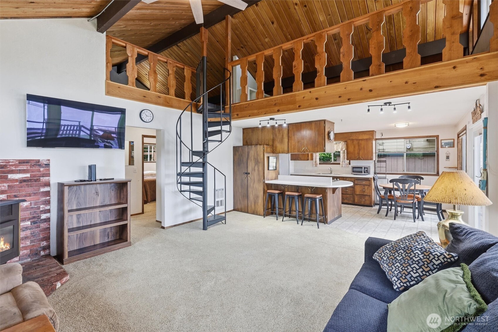 2020 South Lake Roesiger Road Snohomish, WA 98290 - Photo 9 of 36