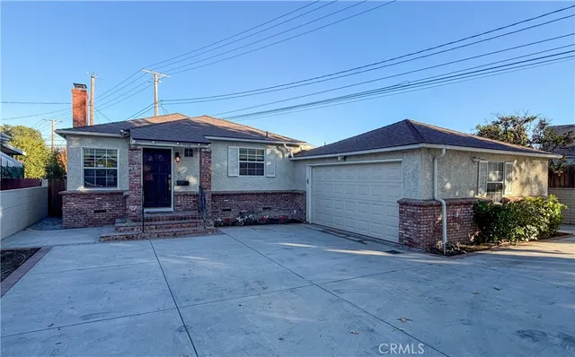 $3,799 | 1112 North Myers Street, Burbank, CA 91506