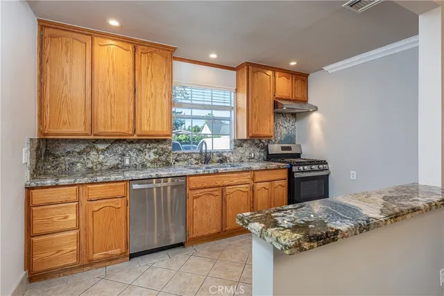 $3,799 | 1112 North Myers Street, Burbank, CA 91506