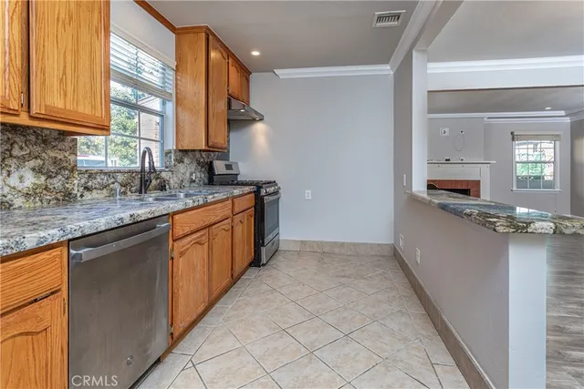 $3,799 | 1112 North Myers Street, Burbank, CA 91506