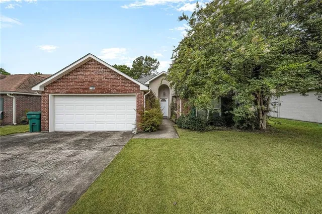 $220,000 | 23597 South Point Drive, Denham Springs, LA 70726