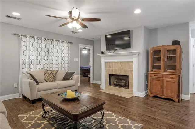 $220,000 | 23597 South Point Drive, Denham Springs, LA 70726