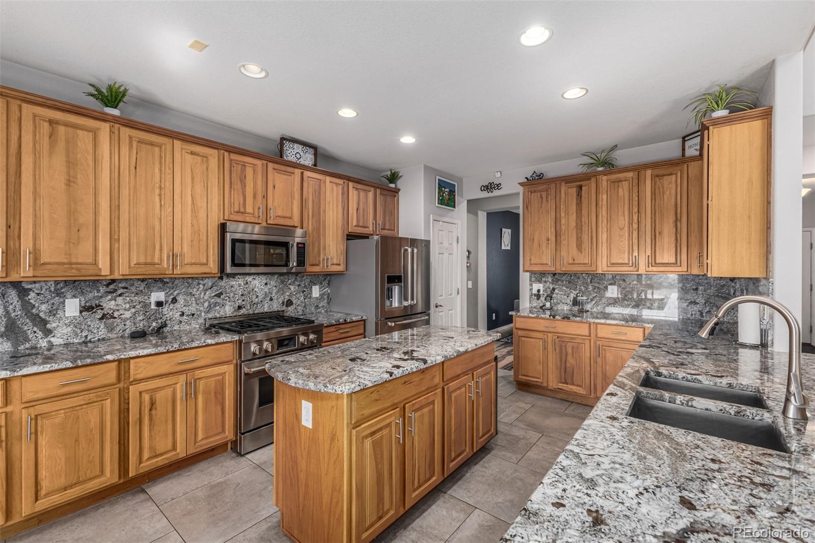 15085 Fillmore Way Thornton, CO 80602 - Photo 17 of 50